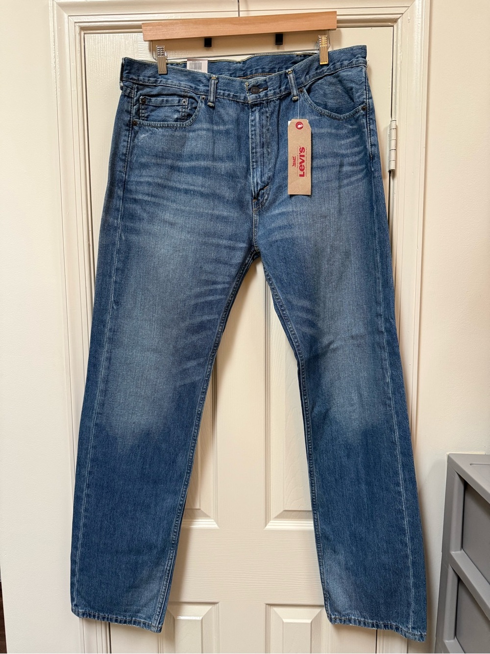 Levi's 505 38x34 Medium Blue Straight Leg Jeans NWT